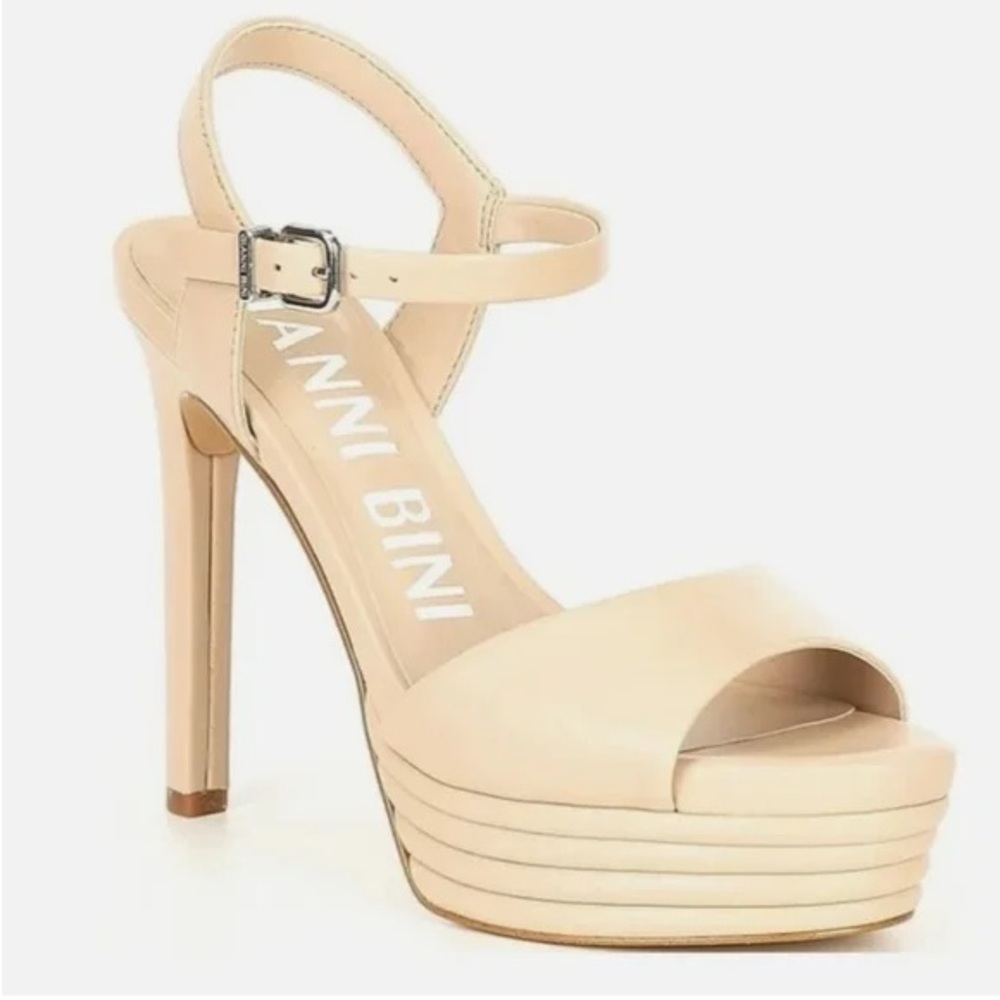 Gianni Bini Ophyliah Honey Sand Platform Sandals